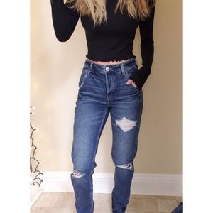 Hi-rise tomgirl AE jeans